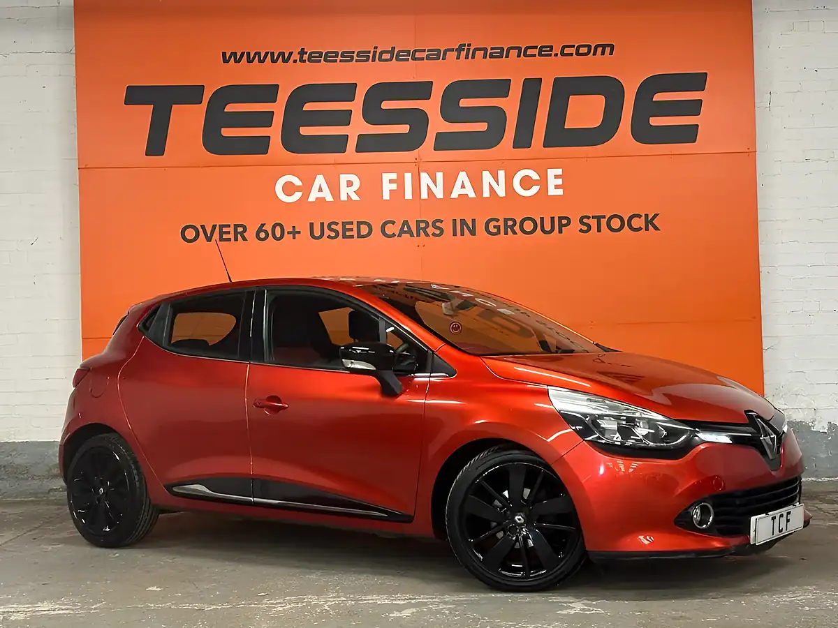 Used 2014 Renault Clio Dynamique S Medianav Red - Interior and Exterior details 2