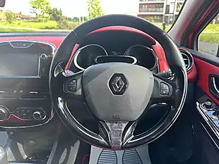 Used 2014 Renault Clio Dynamique S Medianav Red - Interior and Exterior details 20