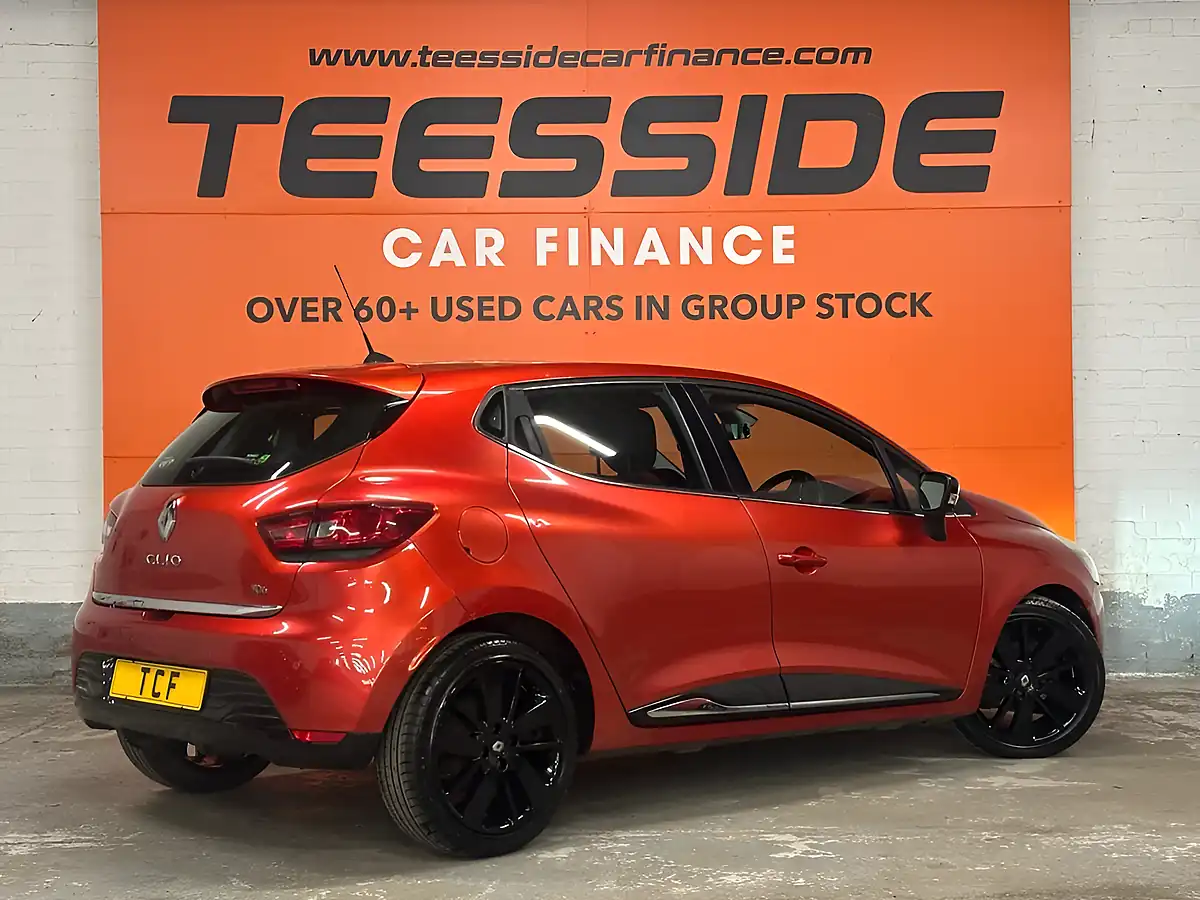 Used 2014 Renault Clio Dynamique S Medianav Red - Interior and Exterior details 4