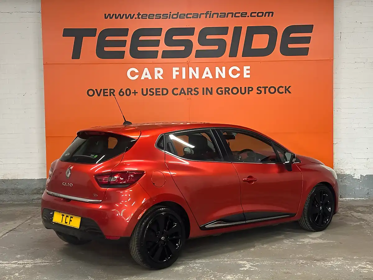 Used 2014 Renault Clio Dynamique S Medianav Red - Interior and Exterior details 5