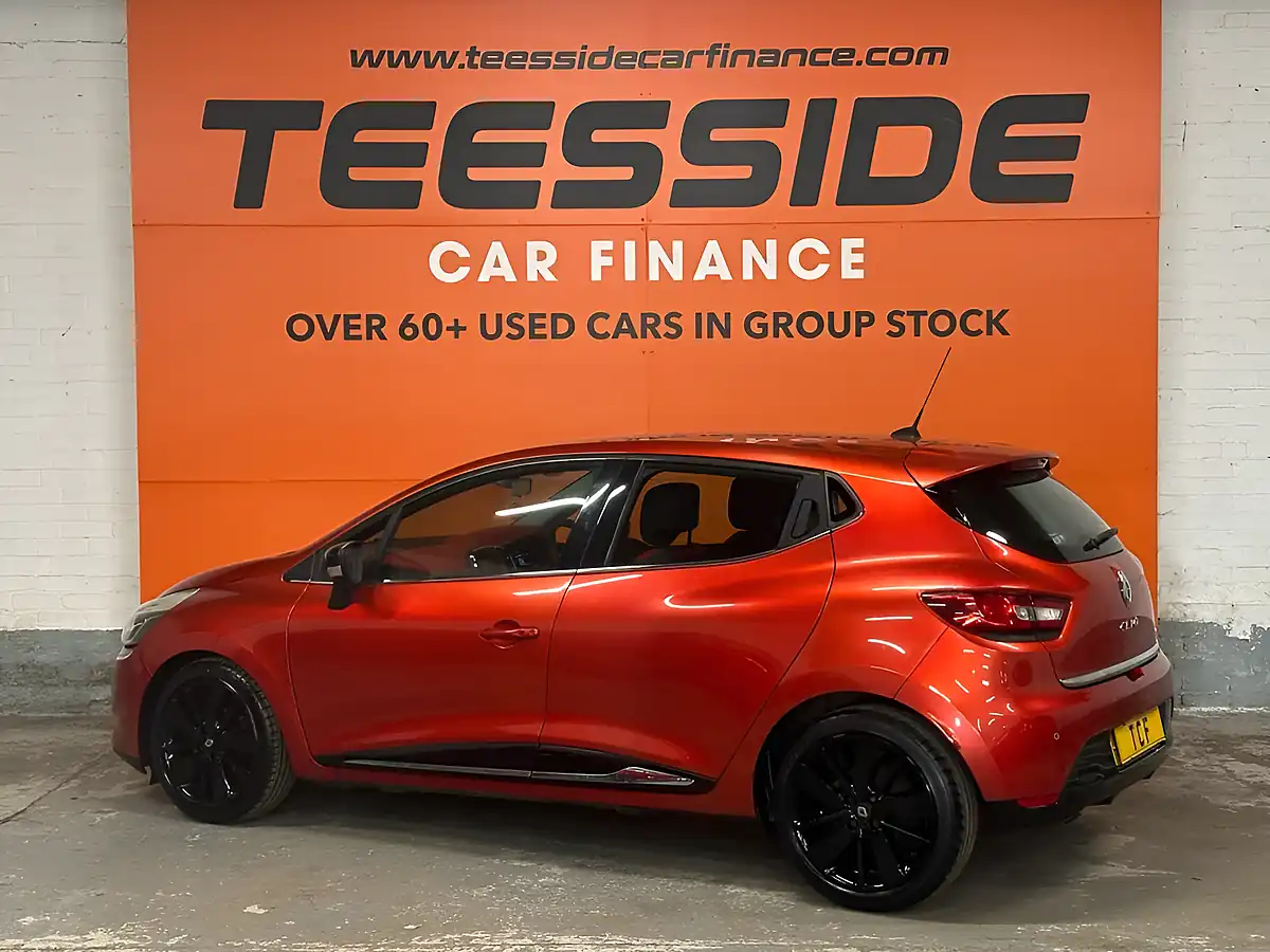 Used 2014 Renault Clio Dynamique S Medianav Red - Interior and Exterior details 7