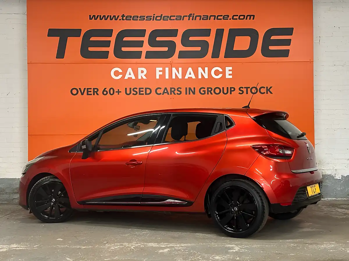 Used 2014 Renault Clio Dynamique S Medianav Red - Interior and Exterior details 9