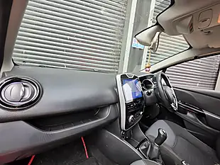 Used 2014 Renault Clio Dynamique S Medianav Red - Interior and Exterior details 10