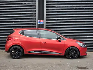 Used 2014 Renault Clio Dynamique S Medianav Red - Interior and Exterior details 7