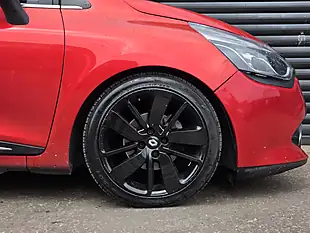 Used 2014 Renault Clio Dynamique S Medianav Red - Interior and Exterior details 8