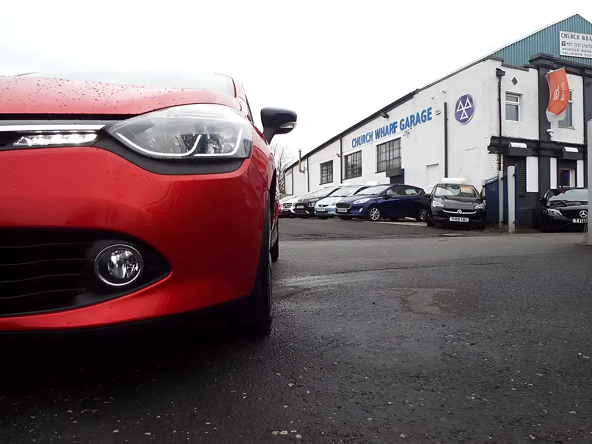 Used 2014 Renault Clio Dynamique S Medianav Red - Interior and Exterior details 15