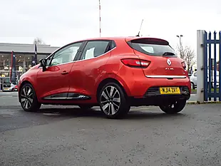 Used 2014 Renault Clio Dynamique S Medianav Red - Interior and Exterior details 16