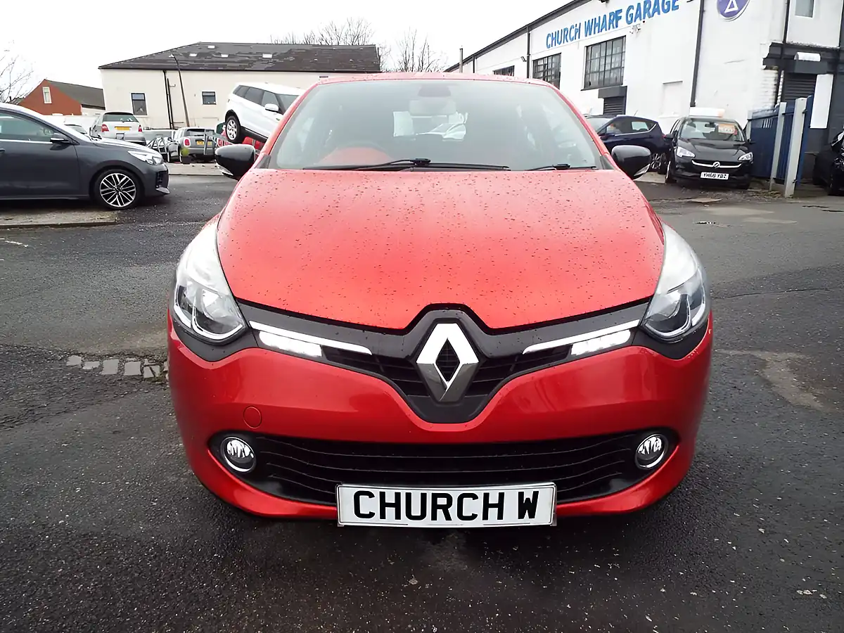 Used 2014 Renault Clio Dynamique S Medianav Red - Interior and Exterior details 2