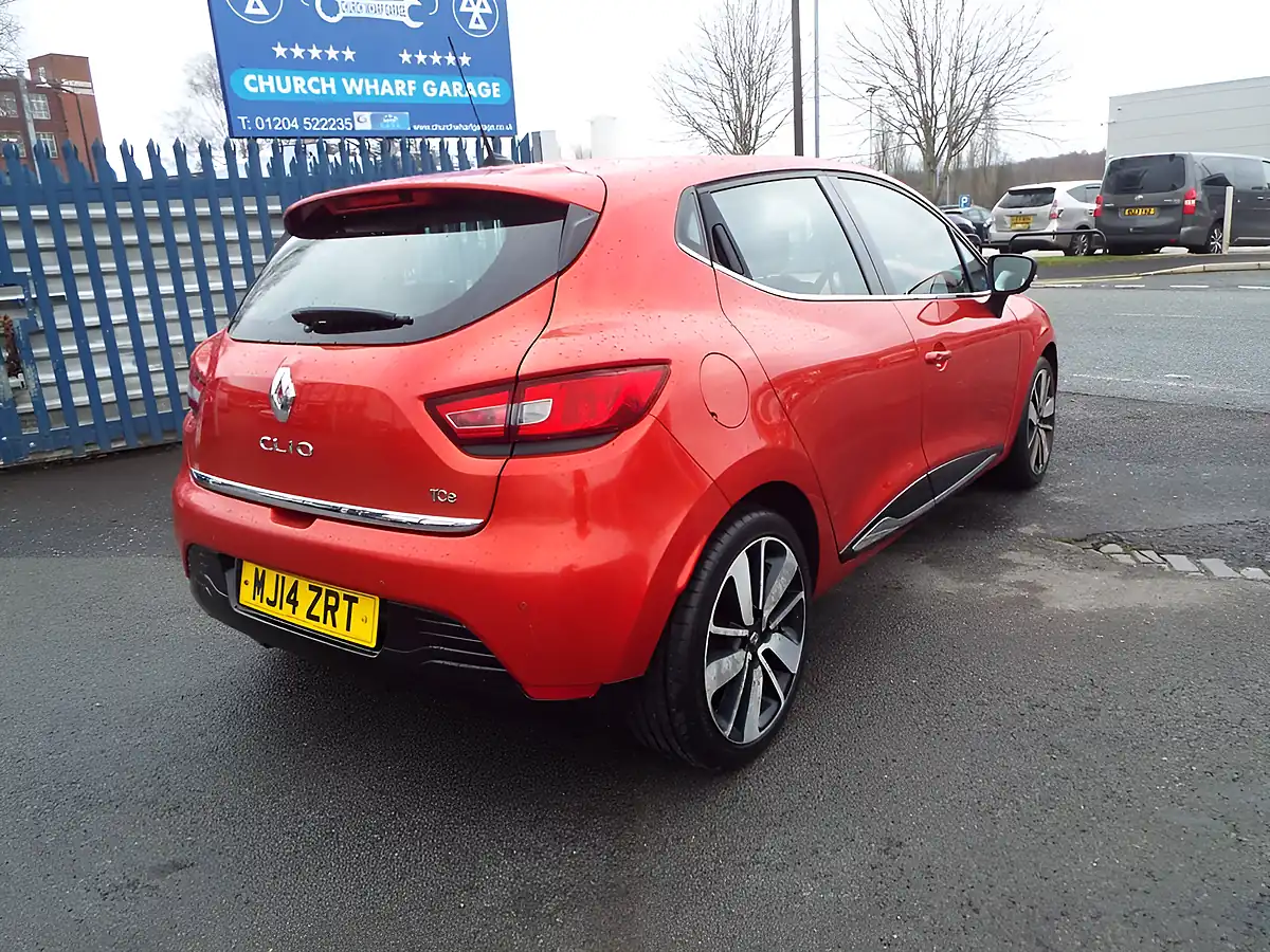 Used 2014 Renault Clio Dynamique S Medianav Red - Interior and Exterior details 7