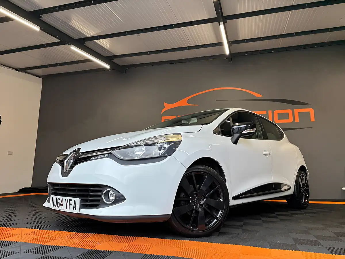 Used 2014 Renault Clio Dynamique S Medianav White - Interior and Exterior details 10