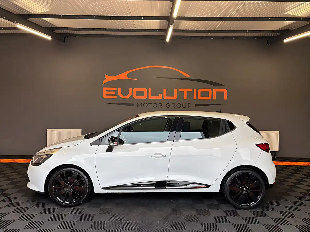 Used 2014 Renault Clio Dynamique S Medianav White - Interior and Exterior details 5