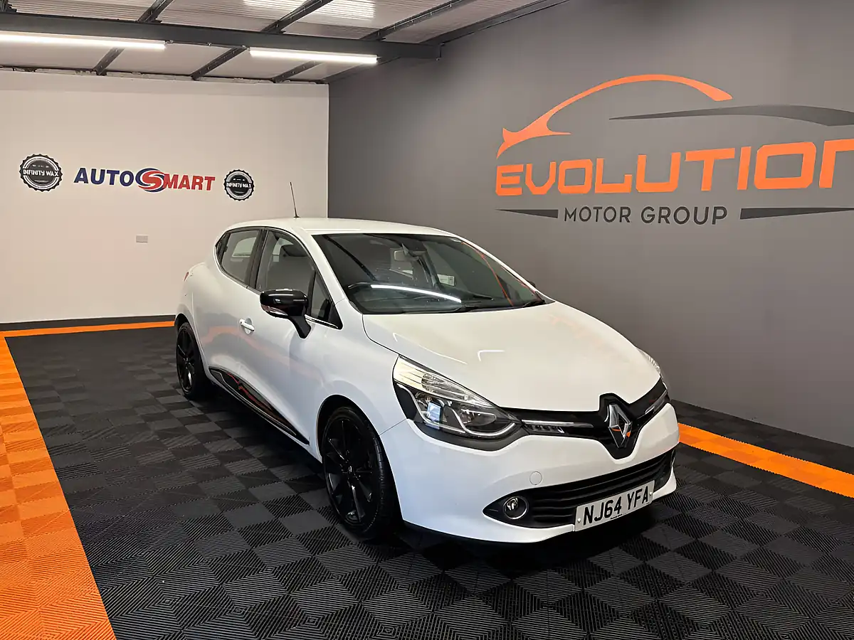Used 2014 Renault Clio Dynamique S Medianav White - Interior and Exterior details 7