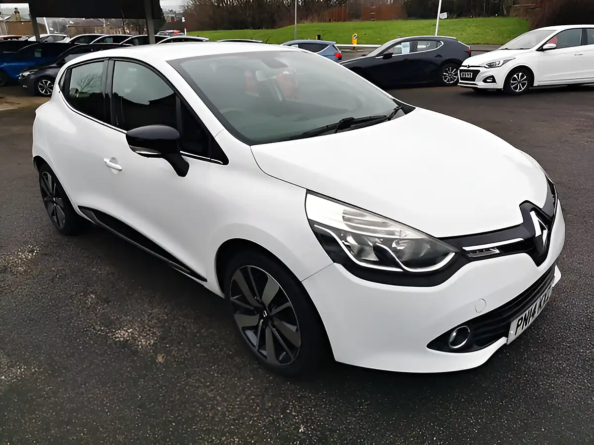 Used 2014 Renault Clio Dynamique S Medianav White - Front View