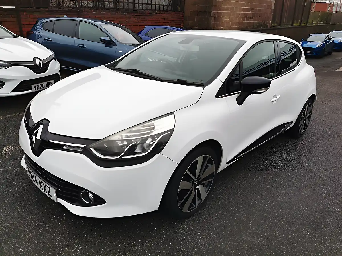 Used 2014 Renault Clio Dynamique S Medianav White - Interior and Exterior details 3