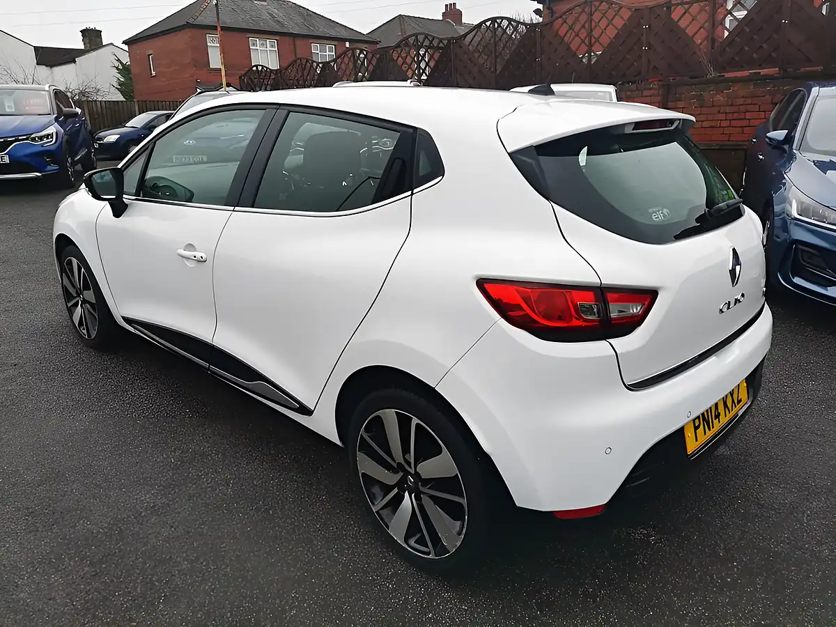 Used 2014 Renault Clio Dynamique S Medianav White - Interior and Exterior details 4