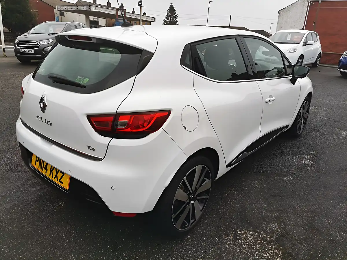 Used 2014 Renault Clio Dynamique S Medianav White - Interior and Exterior details 6