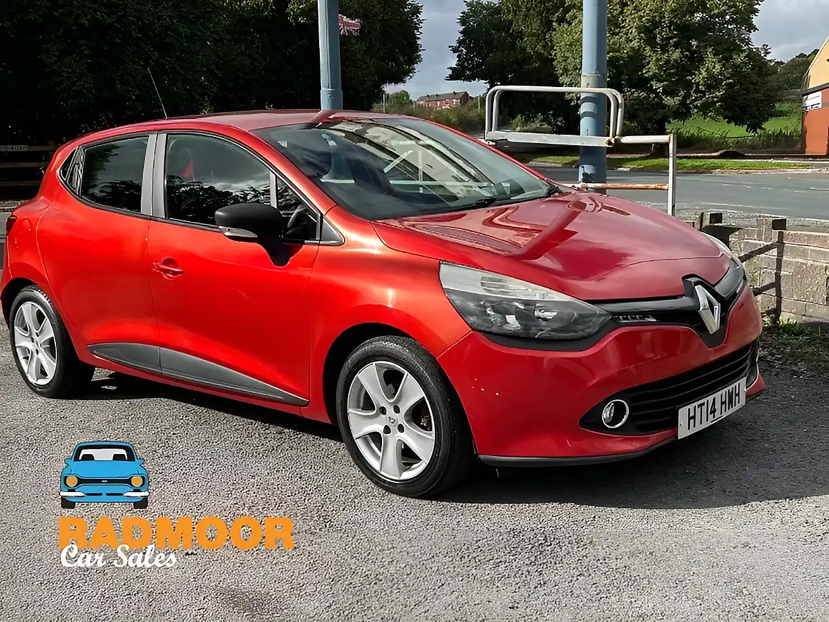 Used 2014 Renault Clio Expression + Red - Front View