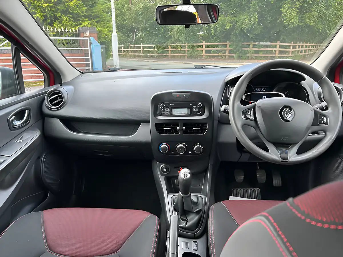 Used 2014 Renault Clio Expression + Red - Interior and Exterior details 13