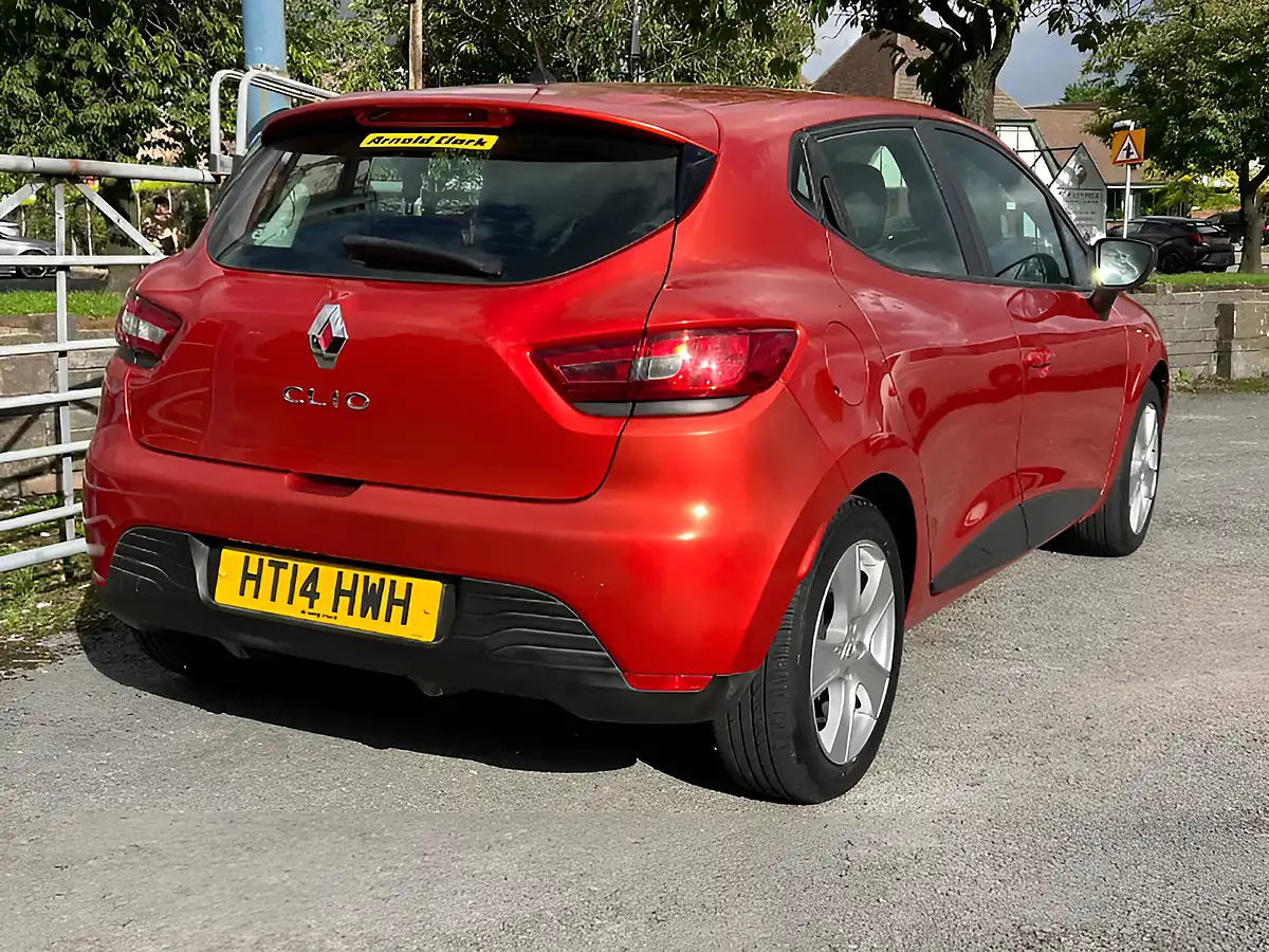 Used 2014 Renault Clio Expression + Red - Interior and Exterior details 4