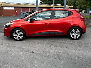 Used 2014 Renault Clio Expression + Red - Interior and Exterior details 8