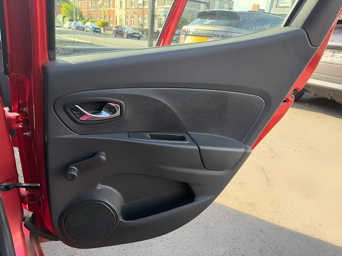 Used 2014 Renault Clio Expression Red - Interior and Exterior details 16