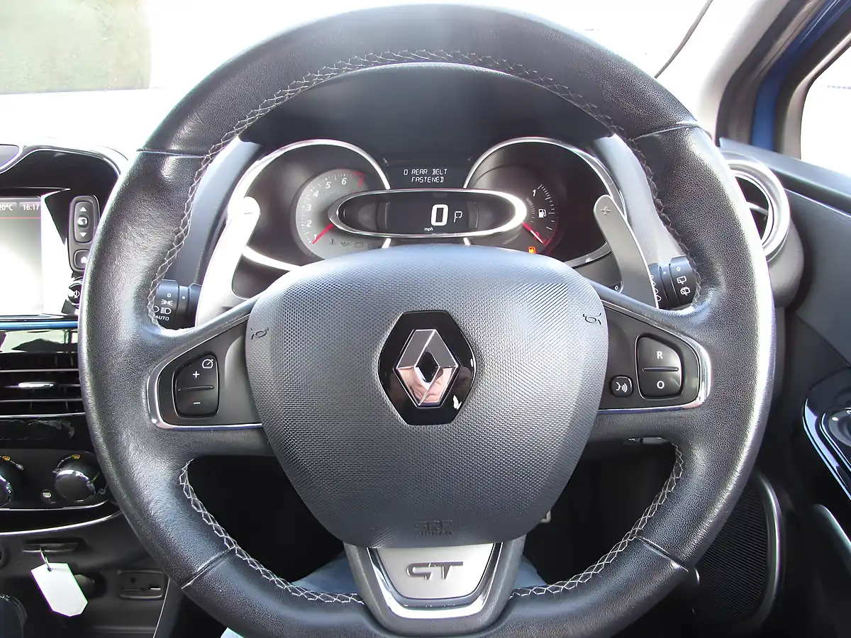 Used 2014 Renault Clio GT Line Blue - Interior and Exterior details 12