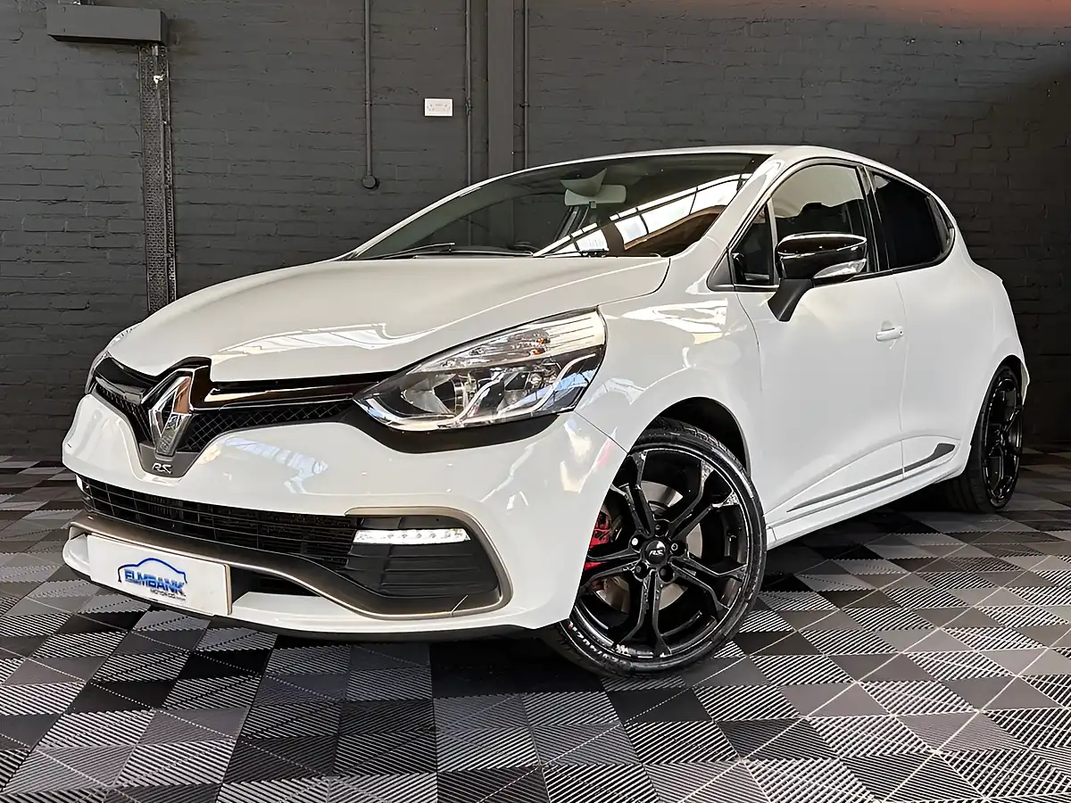 Used 2014 Renault Clio Renaultsport Glacier White - Front View