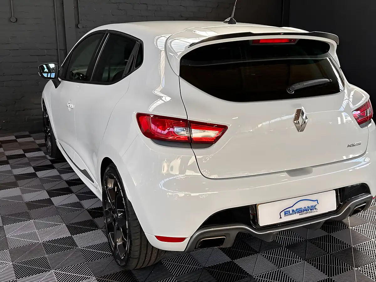 Used 2014 Renault Clio Renaultsport Glacier White - Interior and Exterior details 10