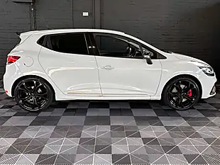 Used 2014 Renault Clio Renaultsport Glacier White - Interior and Exterior details 14