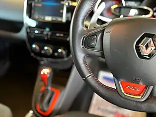 Used 2014 Renault Clio Renaultsport Glacier White - Interior and Exterior details 18