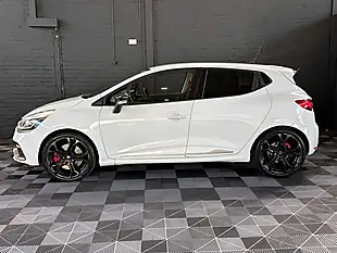 Used 2014 Renault Clio Renaultsport Glacier White - Interior and Exterior details 9