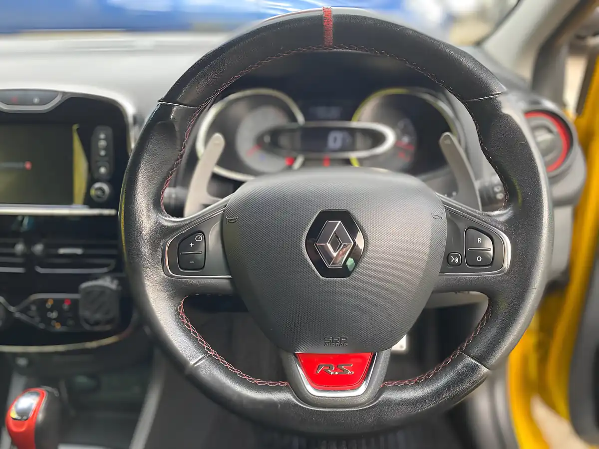 Used 2014 Renault Clio Renaultsport Lux Yellow - Interior and Exterior details 13