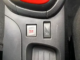 Used 2014 Renault Clio Renaultsport Lux Yellow - Interior and Exterior details 14