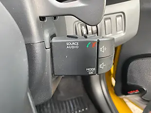 Used 2014 Renault Clio Renaultsport Lux Yellow - Interior and Exterior details 16