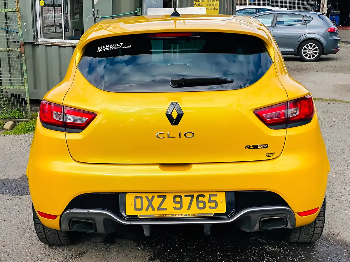 Used 2014 Renault Clio Renaultsport Lux Yellow - Interior and Exterior details 9