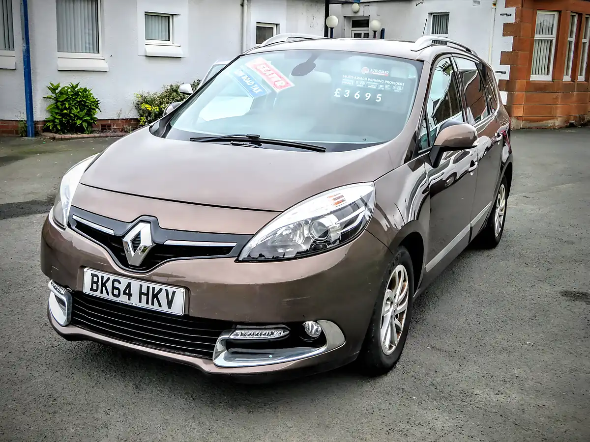 Used 2014 Renault Grand Scenic Dynamique Tom Tom Metallic Bronze - Front View