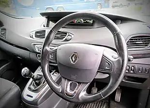 Used 2014 Renault Grand Scenic Dynamique Tom Tom Metallic Bronze - Interior and Exterior details 13