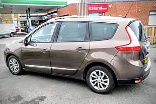 Used 2014 Renault Grand Scenic Dynamique Tom Tom Metallic Bronze - Interior and Exterior details 6