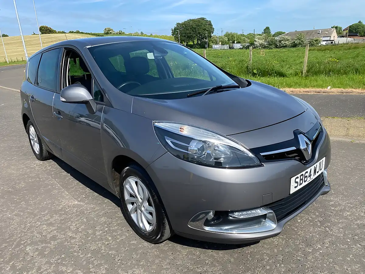 Used 2014 Renault Grand Scenic Dynamique Tomtom Grey - Front View