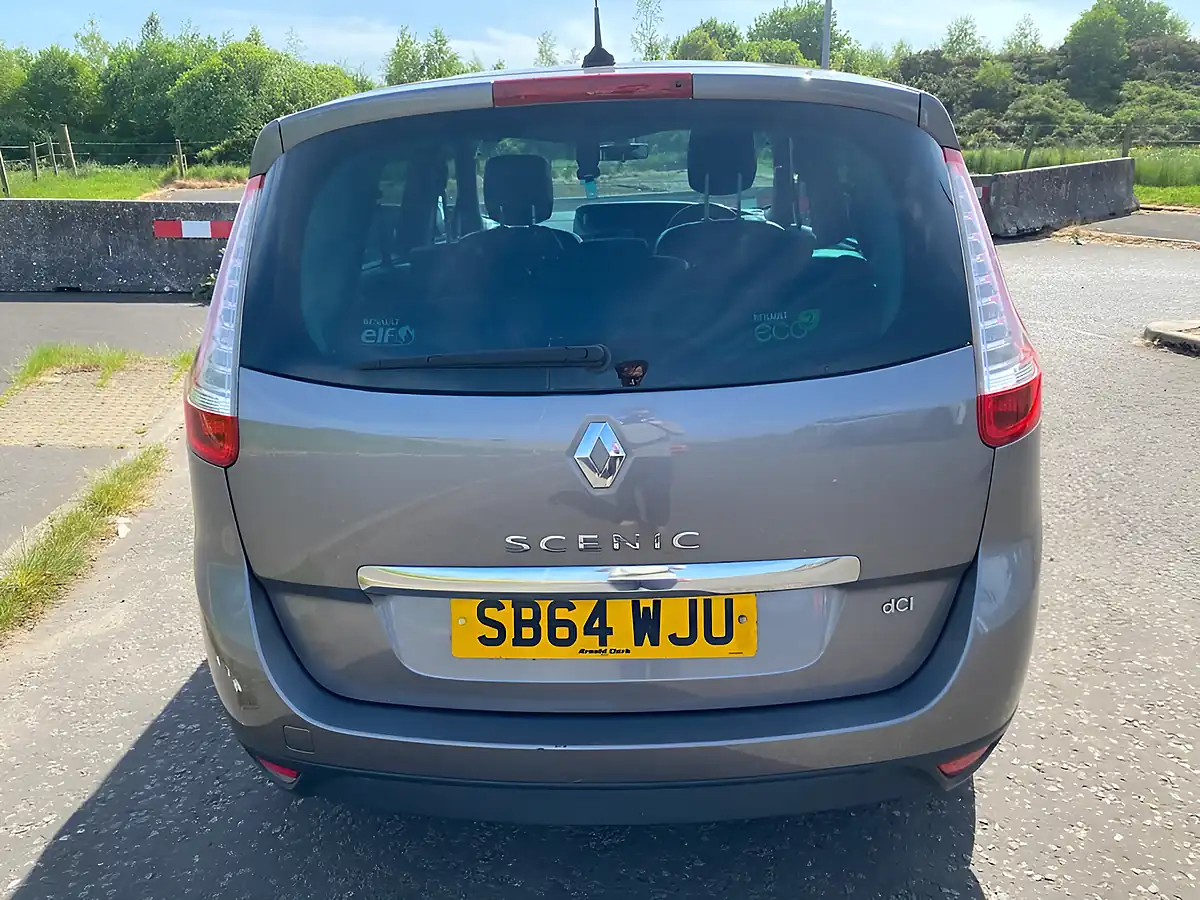 Used 2014 Renault Grand Scenic Dynamique Tomtom Grey - Interior and Exterior details 11