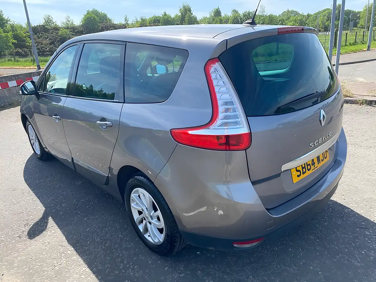 Used 2014 Renault Grand Scenic Dynamique Tomtom Grey - Interior and Exterior details 14