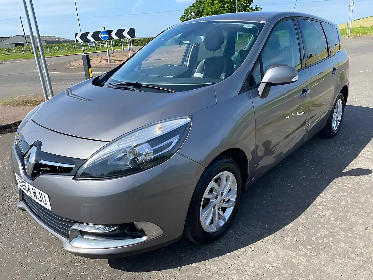 Used 2014 Renault Grand Scenic Dynamique Tomtom Grey - Interior and Exterior details 16
