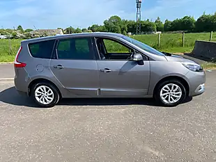 Used 2014 Renault Grand Scenic Dynamique Tomtom Grey - Interior and Exterior details 2