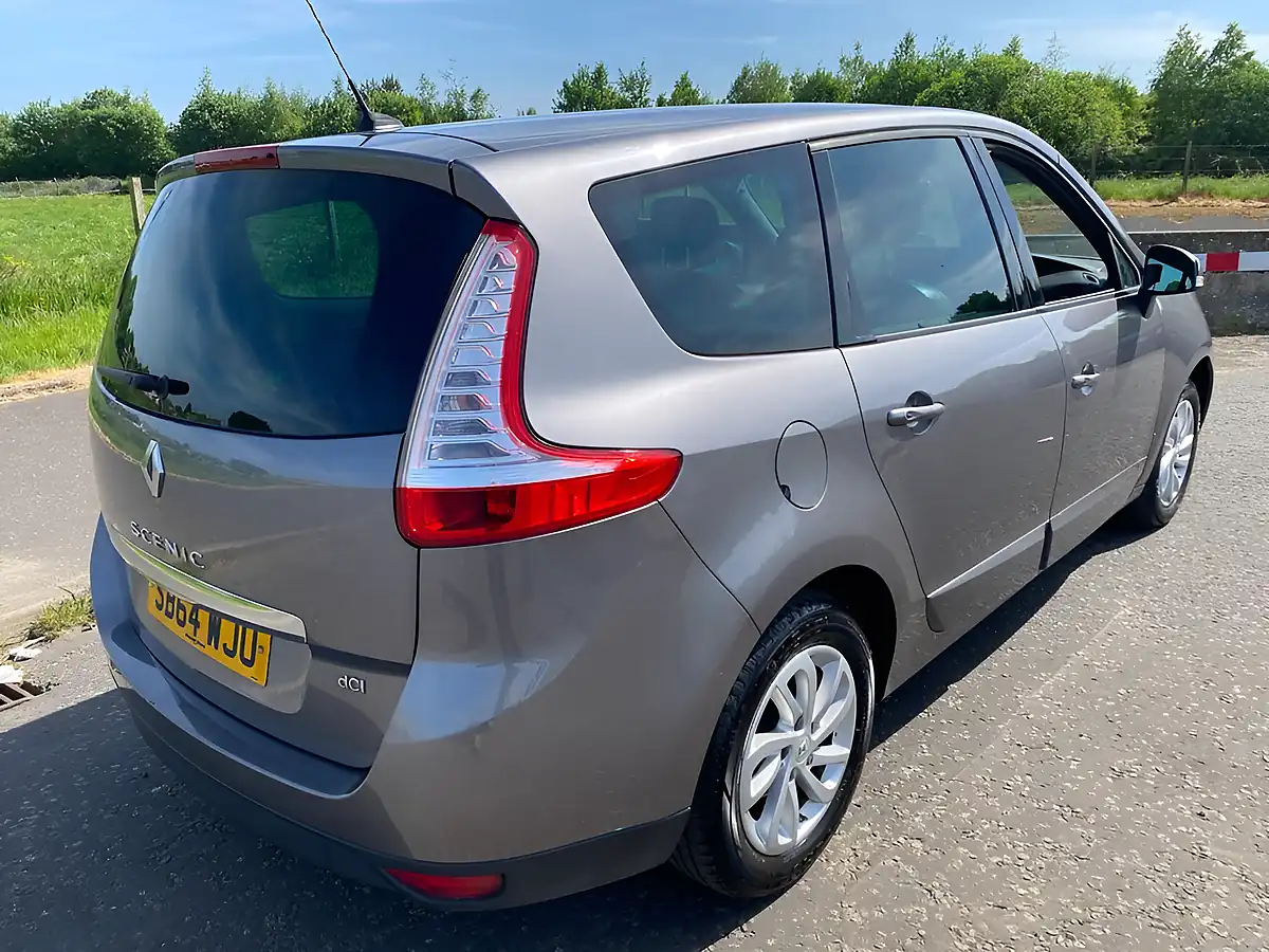 Used 2014 Renault Grand Scenic Dynamique Tomtom Grey - Interior and Exterior details 3