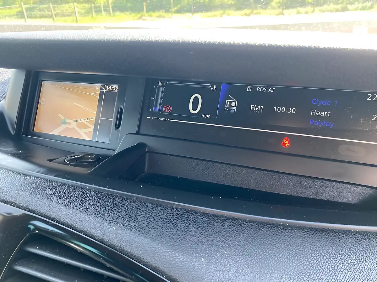 Used 2014 Renault Grand Scenic Dynamique Tomtom Grey - Interior and Exterior details 4