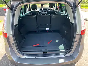 Used 2014 Renault Grand Scenic Dynamique Tomtom Grey - Interior and Exterior details 6