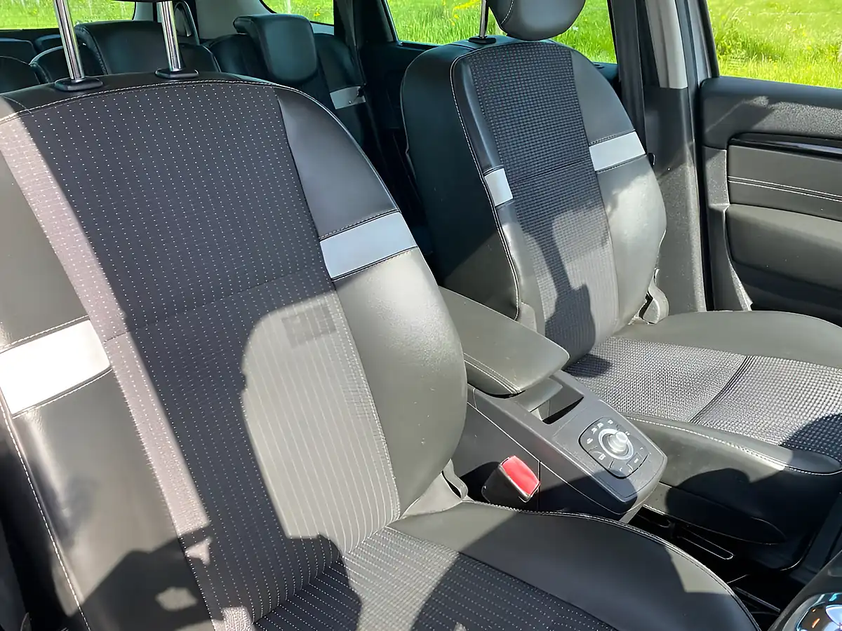 Used 2014 Renault Grand Scenic Dynamique Tomtom Grey - Interior and Exterior details 8
