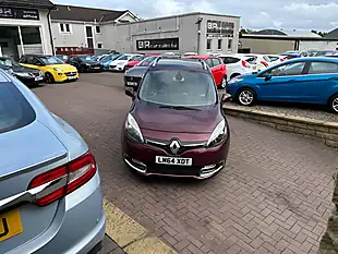 Used 2014 Renault Grand Scenic Energy Dynamique Tomtom Red - Interior and Exterior details 15