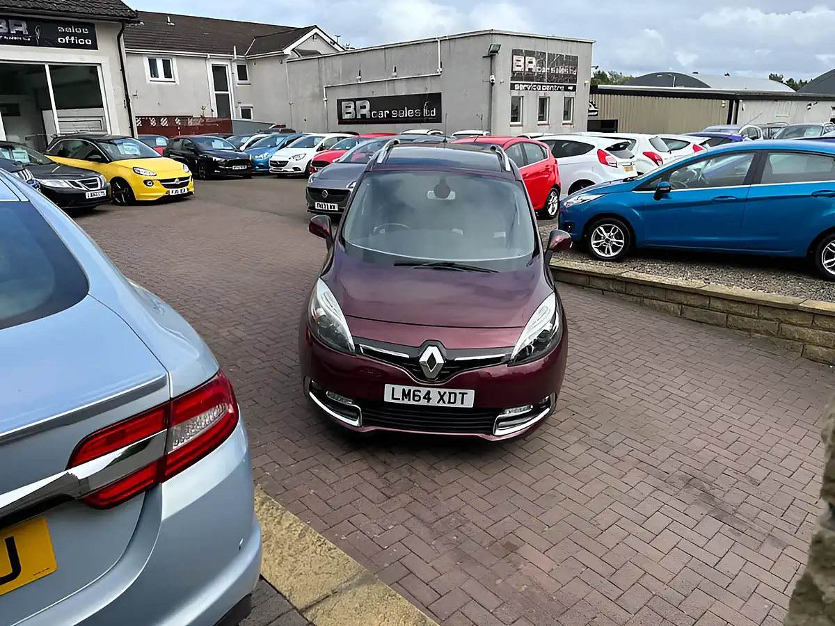 Used 2014 Renault Grand Scenic Energy Dynamique Tomtom Red - Interior and Exterior details 15