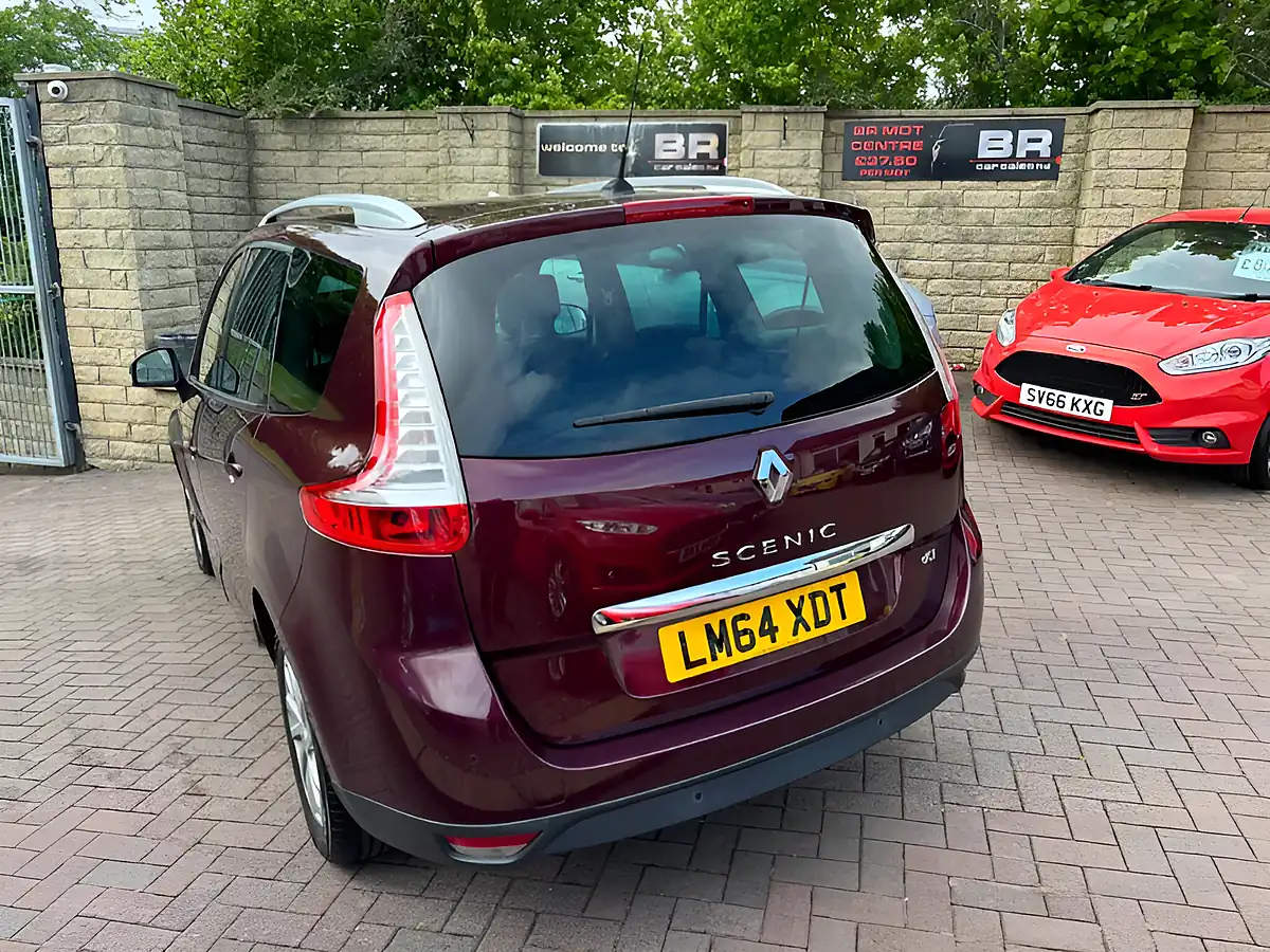 Used 2014 Renault Grand Scenic Energy Dynamique Tomtom Red - Interior and Exterior details 8